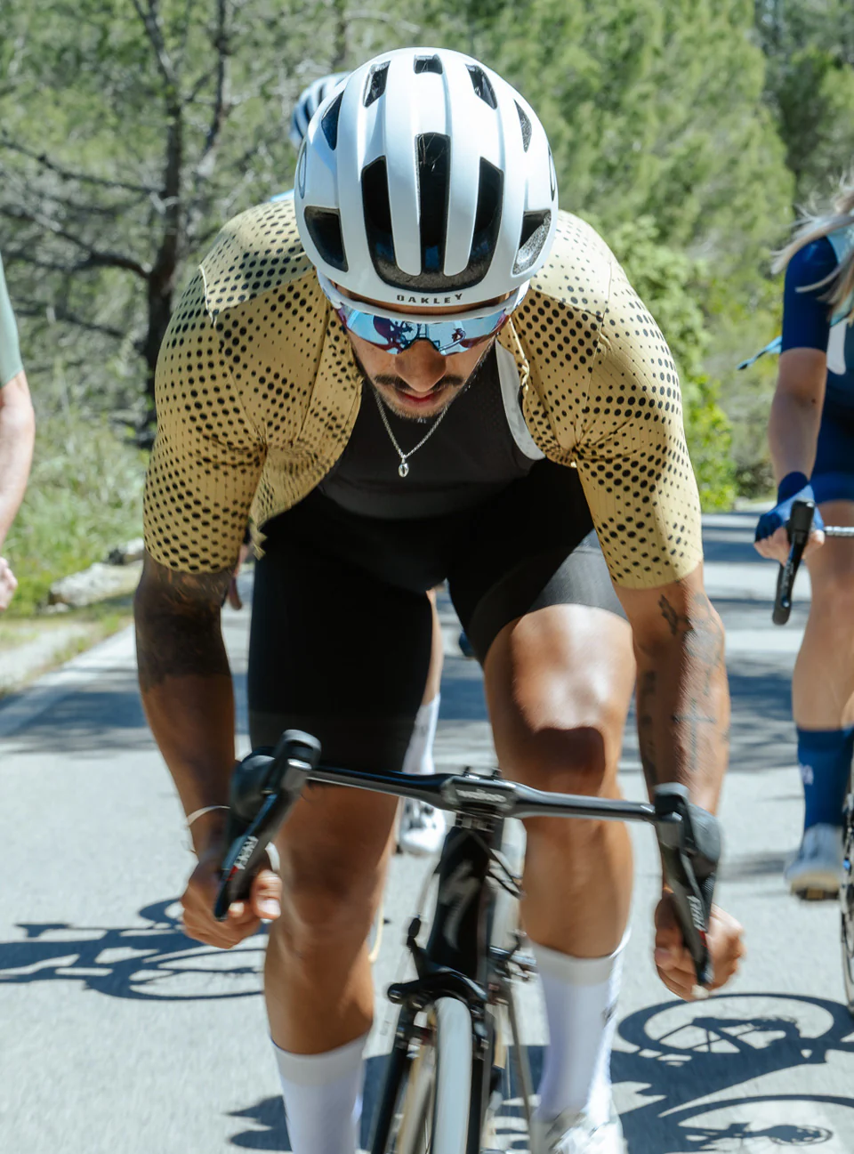 BIB SHORTS WITH FREE BASELAYER & SOCKS - MEN - Image 3